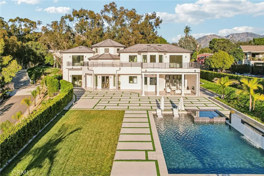 10511 Mary Bell Avenue Shadow Hills, CA 91040