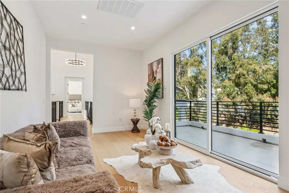 10511 Mary Bell Avenue Shadow Hills, CA 91040