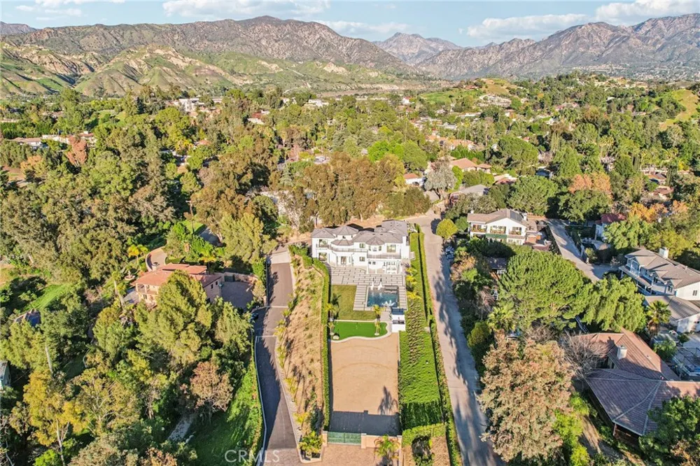 10511 Mary Bell Avenue Shadow Hills, CA 91040