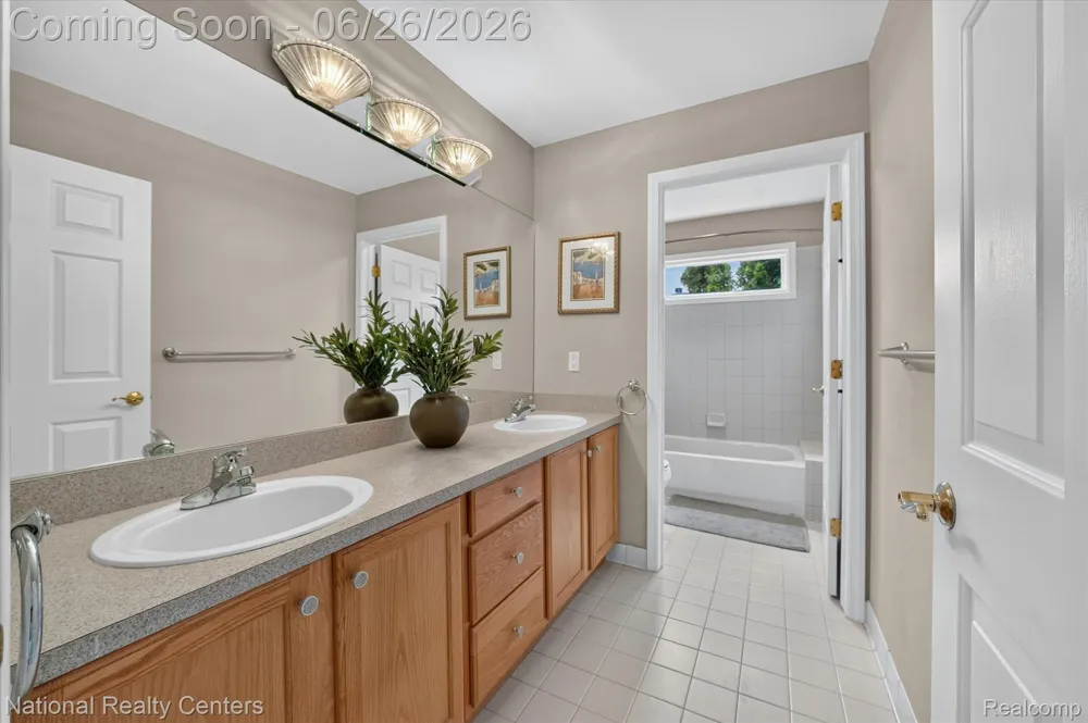 12257 Chandler Drive Plymouth Charter Township, MI 48170