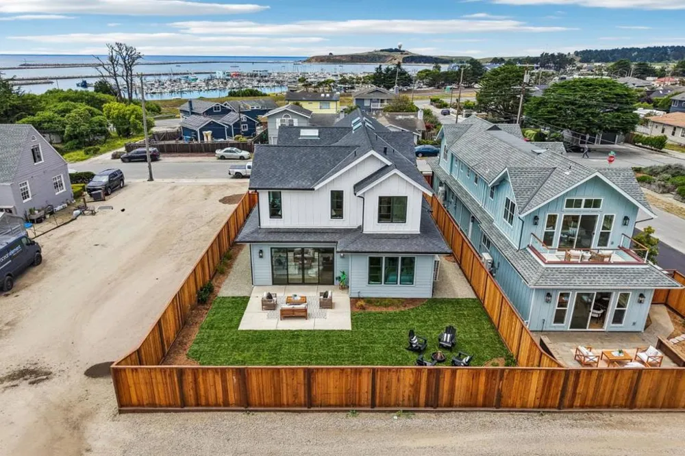 130 Sonora Avenue El Granada, CA 94018