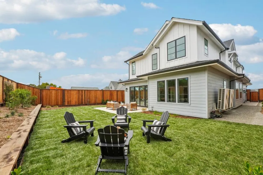130 Sonora Avenue El Granada, CA 94018