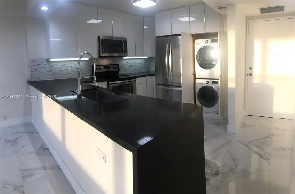 1901 Brickell Ave #B2003 Miami, FL 33129