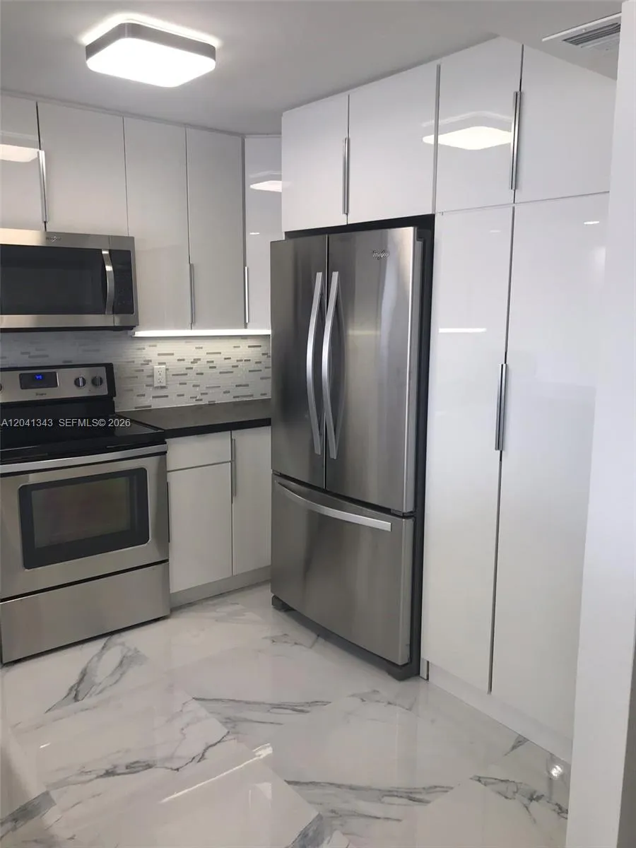 1901 Brickell Ave #B2003 Miami, FL 33129