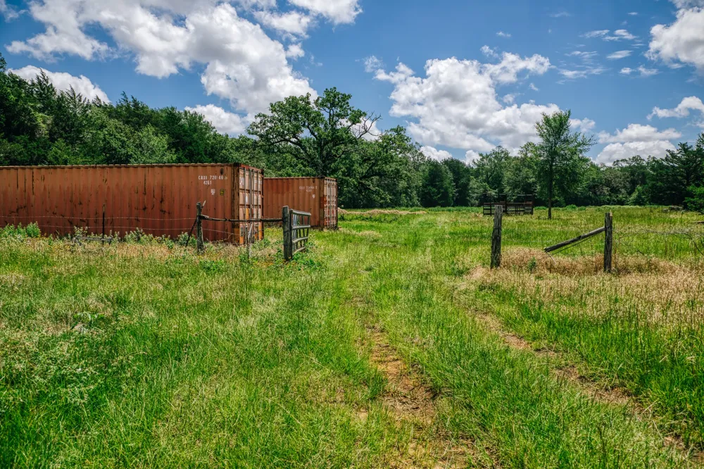 9713 County Road 316 Caldwell, TX 77836