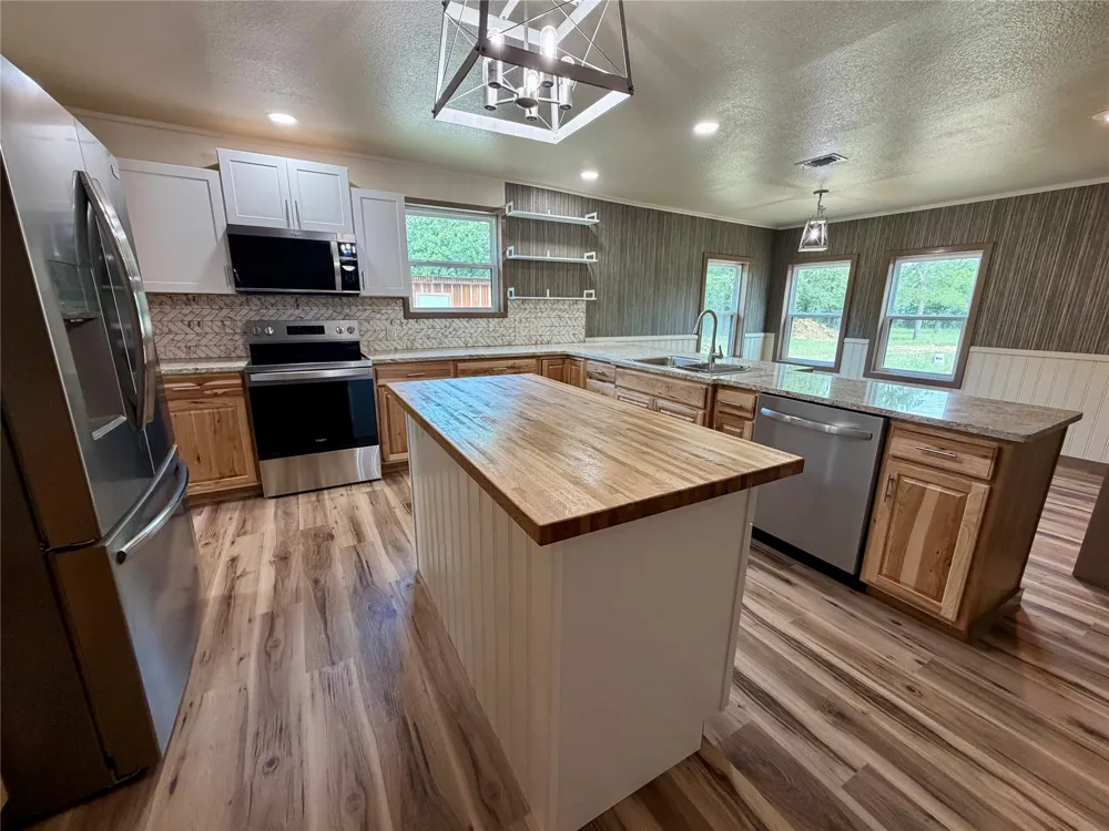1810 Highway 570 Eastland, TX 76448