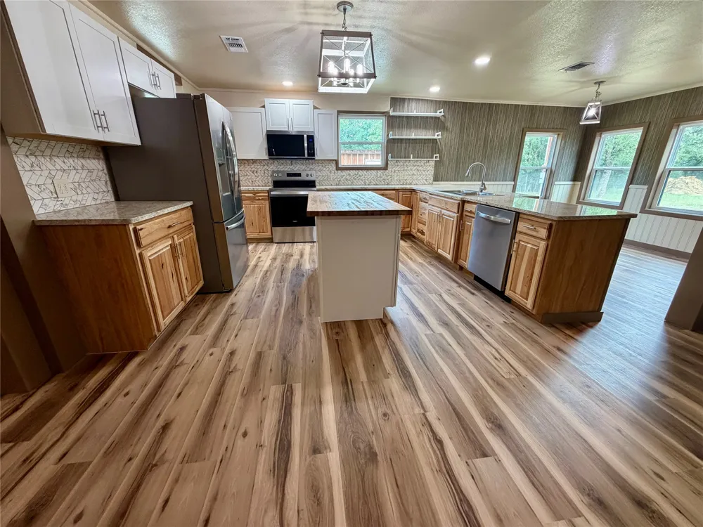 1810 Highway 570 Eastland, TX 76448