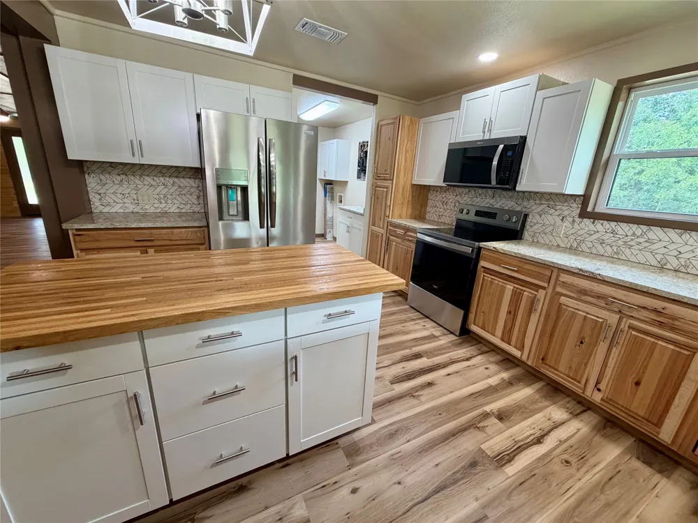 1810 Highway 570 Eastland, TX 76448