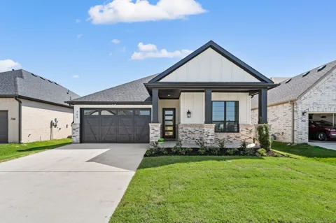 704 Blackbird Drive