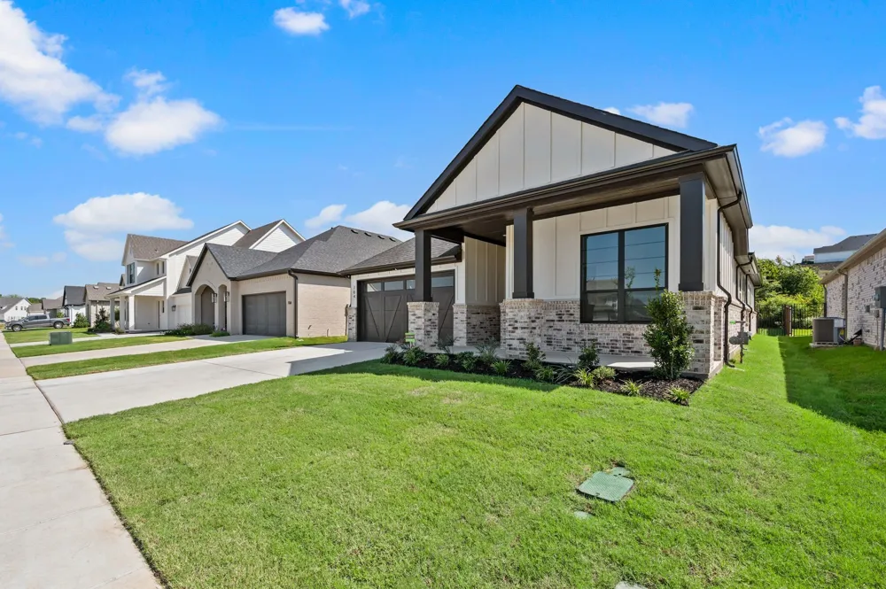 704 Blackbird Drive Aledo, TX 76008