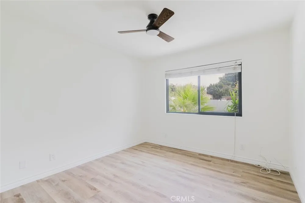 8400 Chimineas Northridge, CA 91325