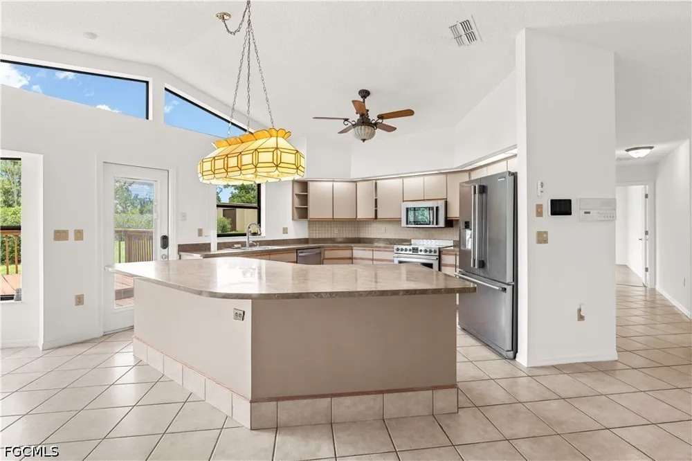 HICKORY HILL ROAD Brooksville, FL 34602