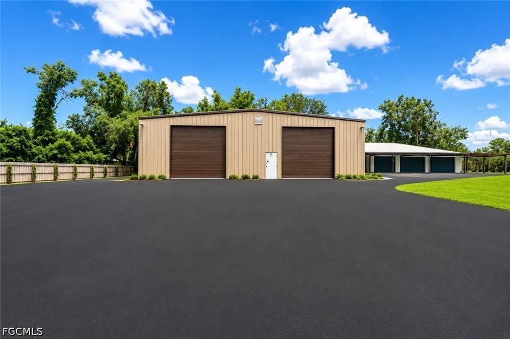 HICKORY HILL ROAD Brooksville, FL 34602