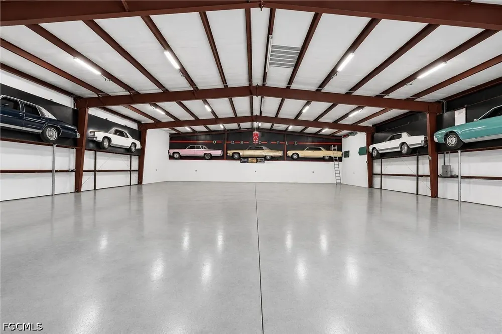 HICKORY HILL ROAD Brooksville, FL 34602