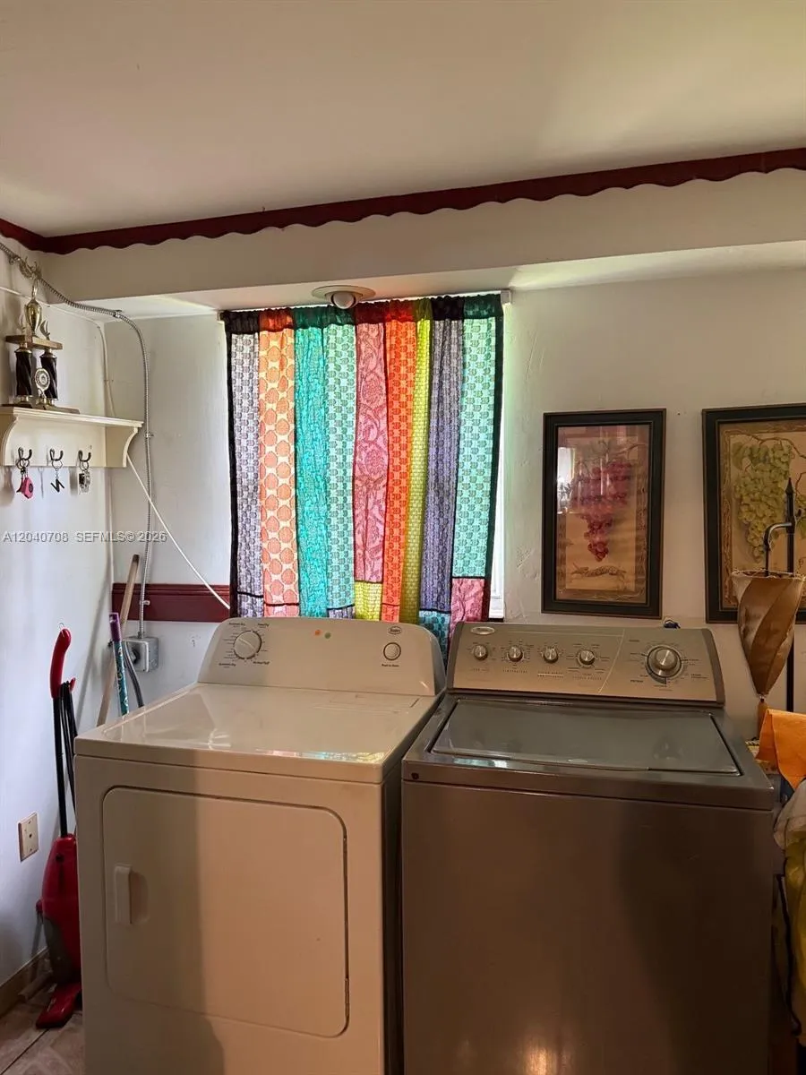 12600 Country Club Ln Miami, FL 33167