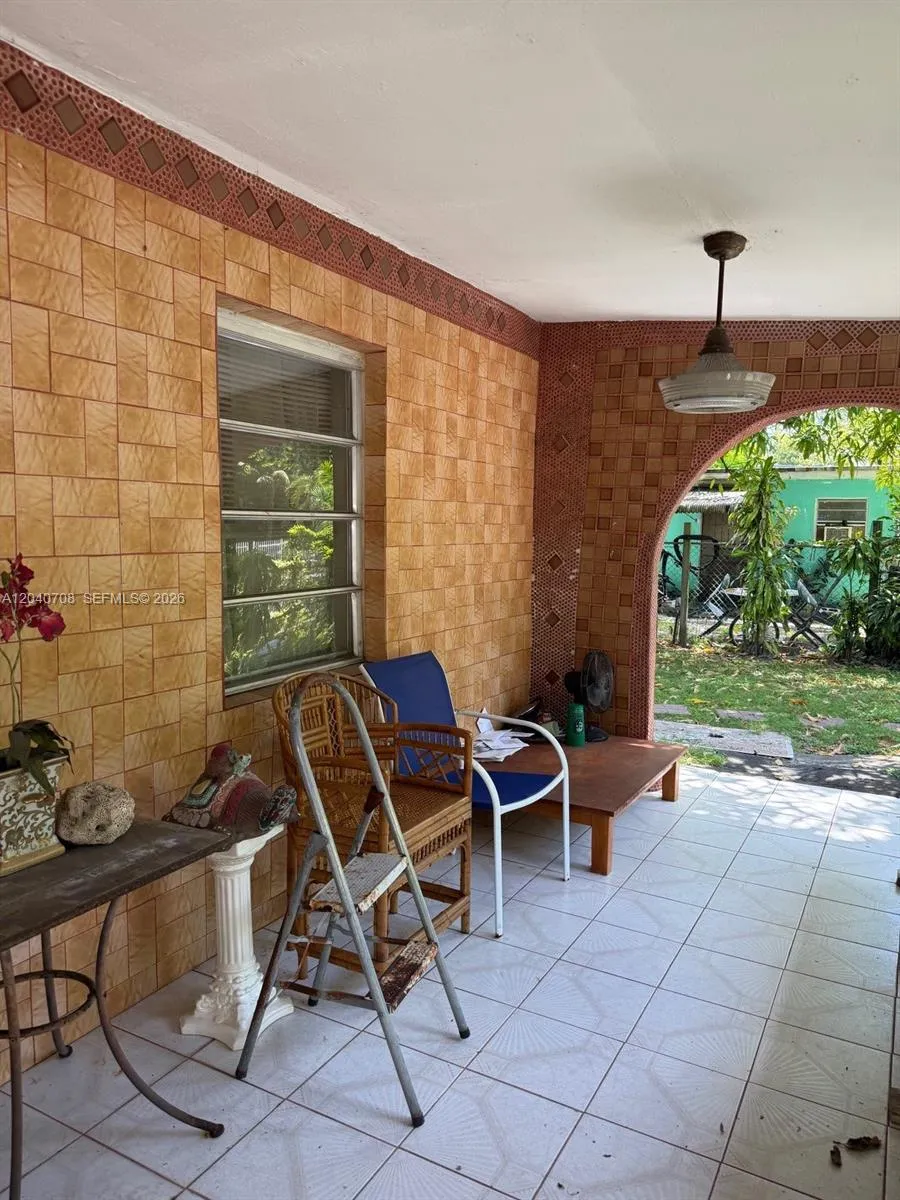 12600 Country Club Ln Miami, FL 33167