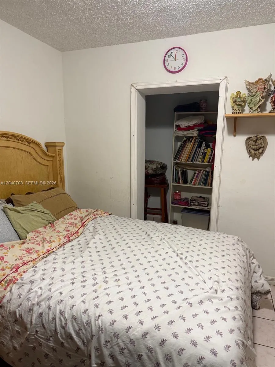 12600 Country Club Ln Miami, FL 33167