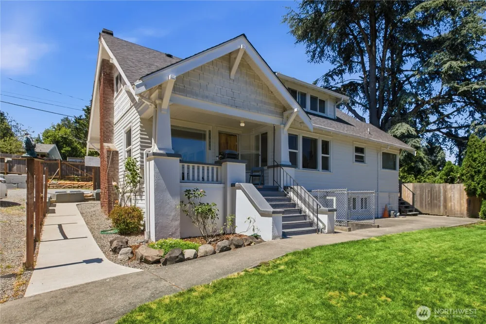 13025 Ambaum Boulevard SW #A & B Burien, WA 98146