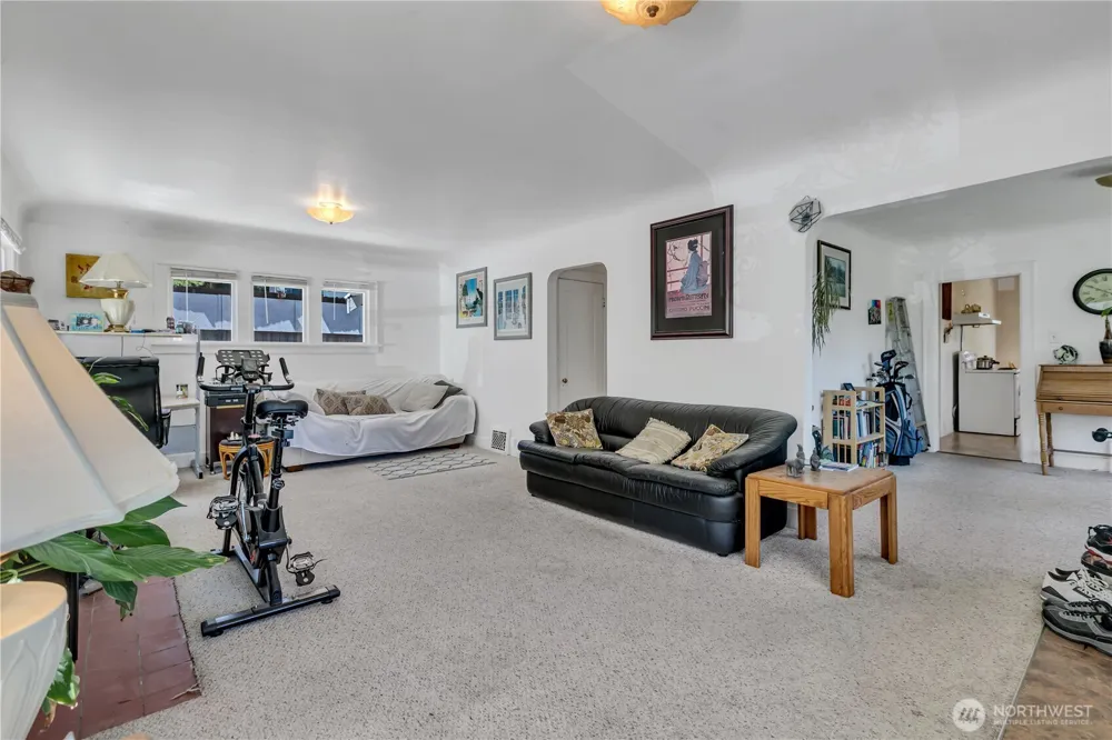 13025 Ambaum Boulevard SW #A & B Burien, WA 98146