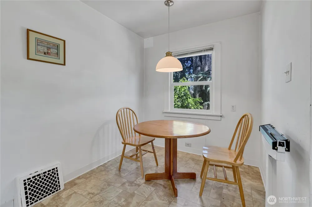 13025 Ambaum Boulevard SW #A & B Burien, WA 98146