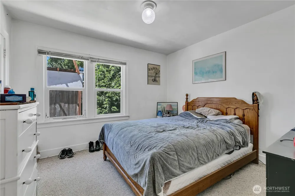 13025 Ambaum Boulevard SW #A & B Burien, WA 98146