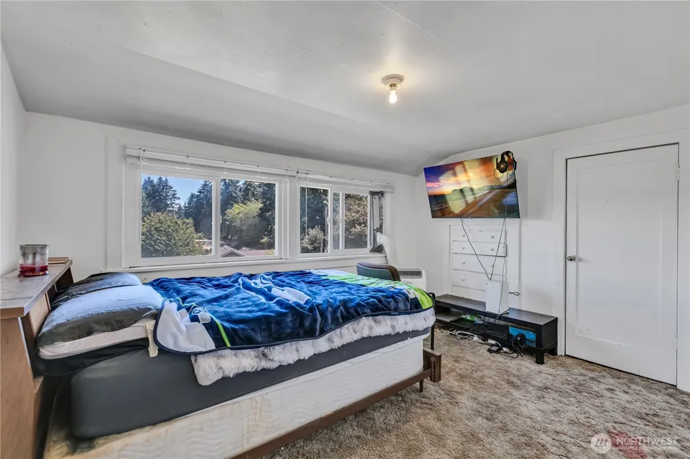 13025 Ambaum Boulevard SW #A & B Burien, WA 98146