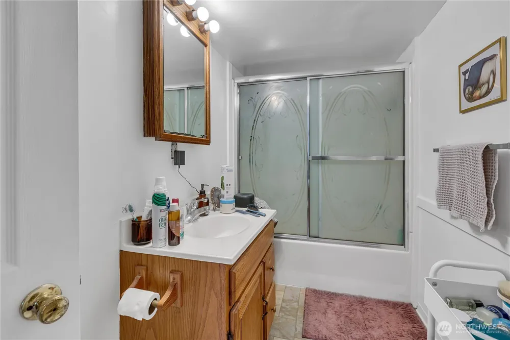 13025 Ambaum Boulevard SW #A & B Burien, WA 98146