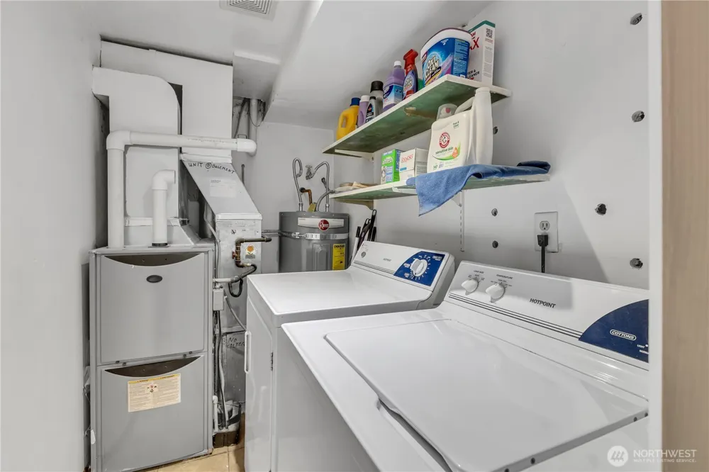 13025 Ambaum Boulevard SW #A & B Burien, WA 98146