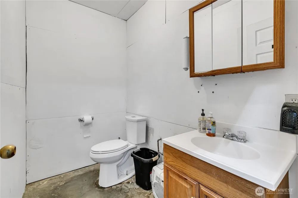 13025 Ambaum Boulevard SW #A & B Burien, WA 98146