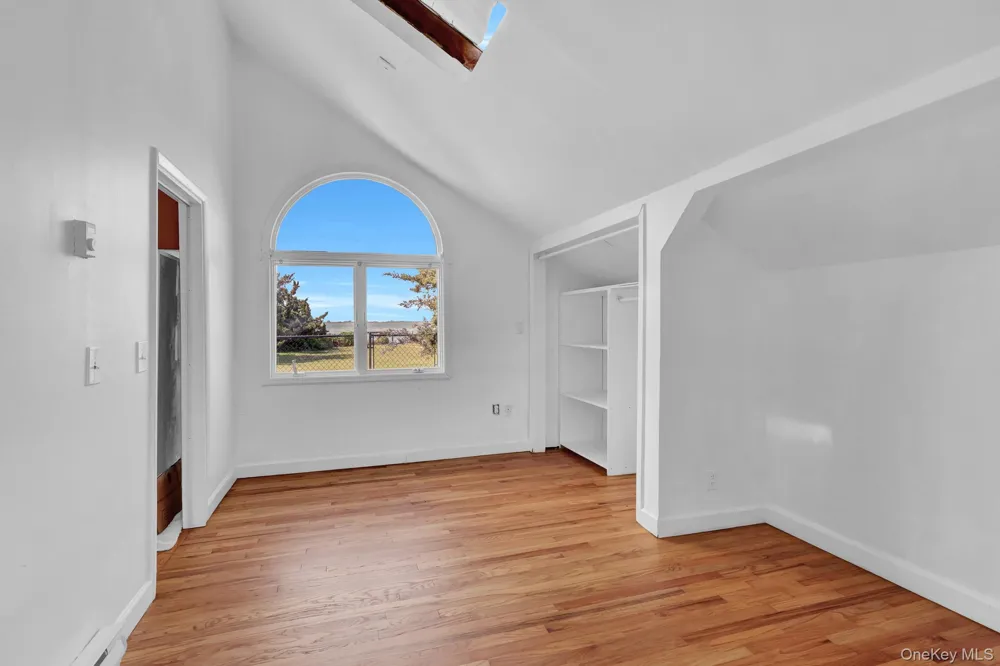 6 Last Lane Hampton Bays, NY 11946