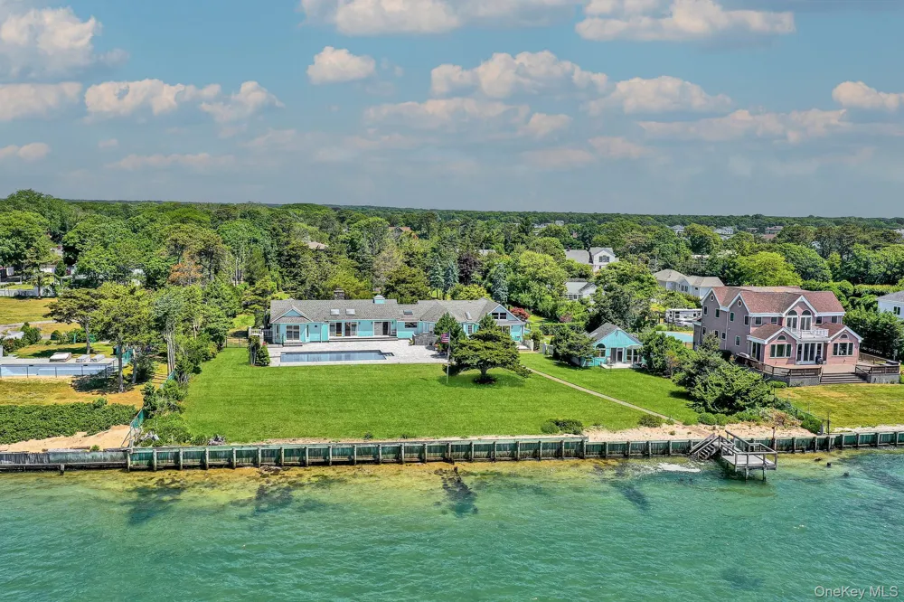6 Last Lane Hampton Bays, NY 11946