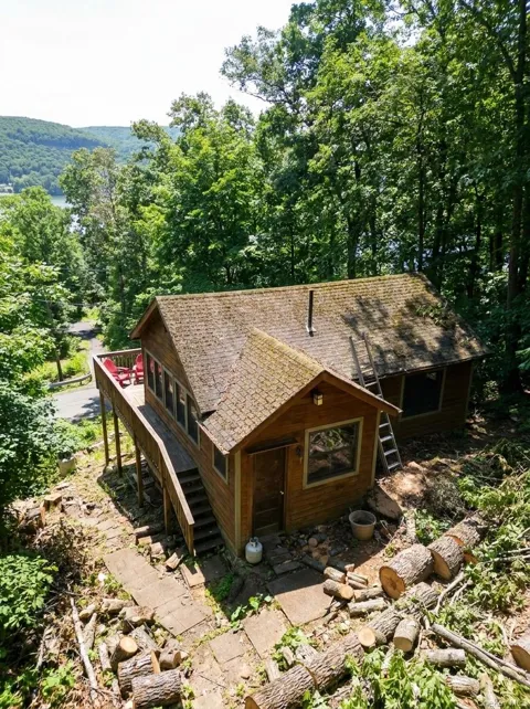 211 Brook Trail