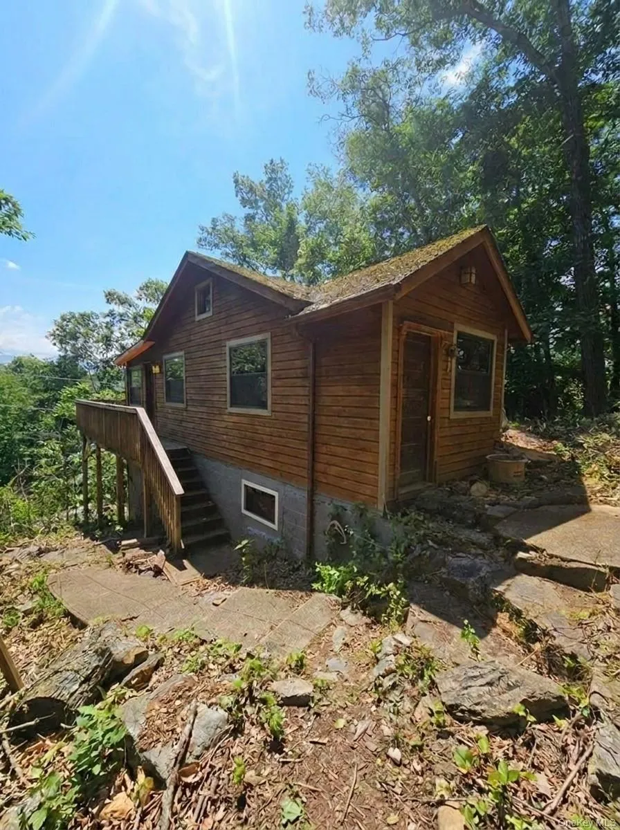 211 Brook Trail Greenwood Lake, NY 10925