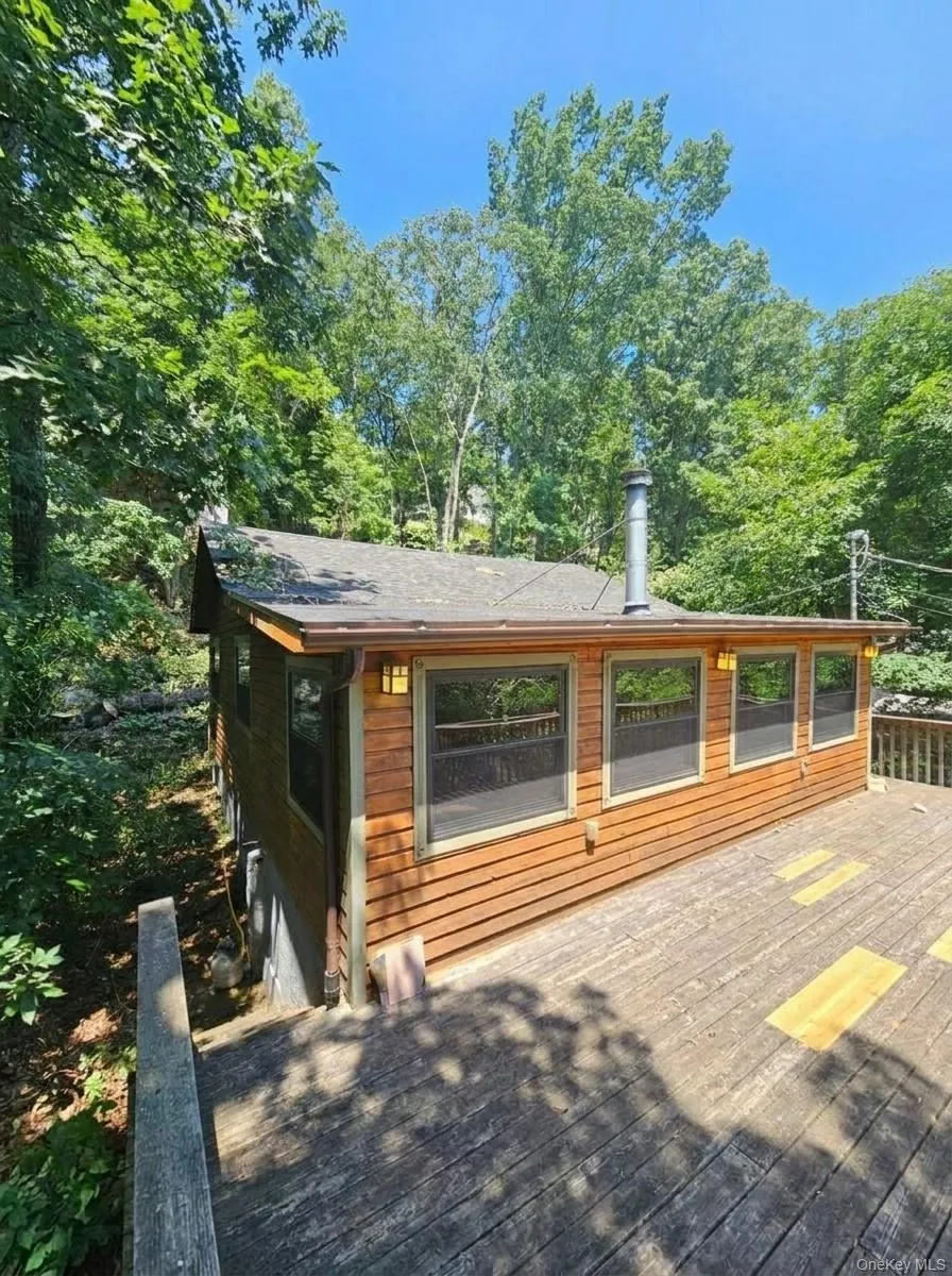 211 Brook Trail Greenwood Lake, NY 10925