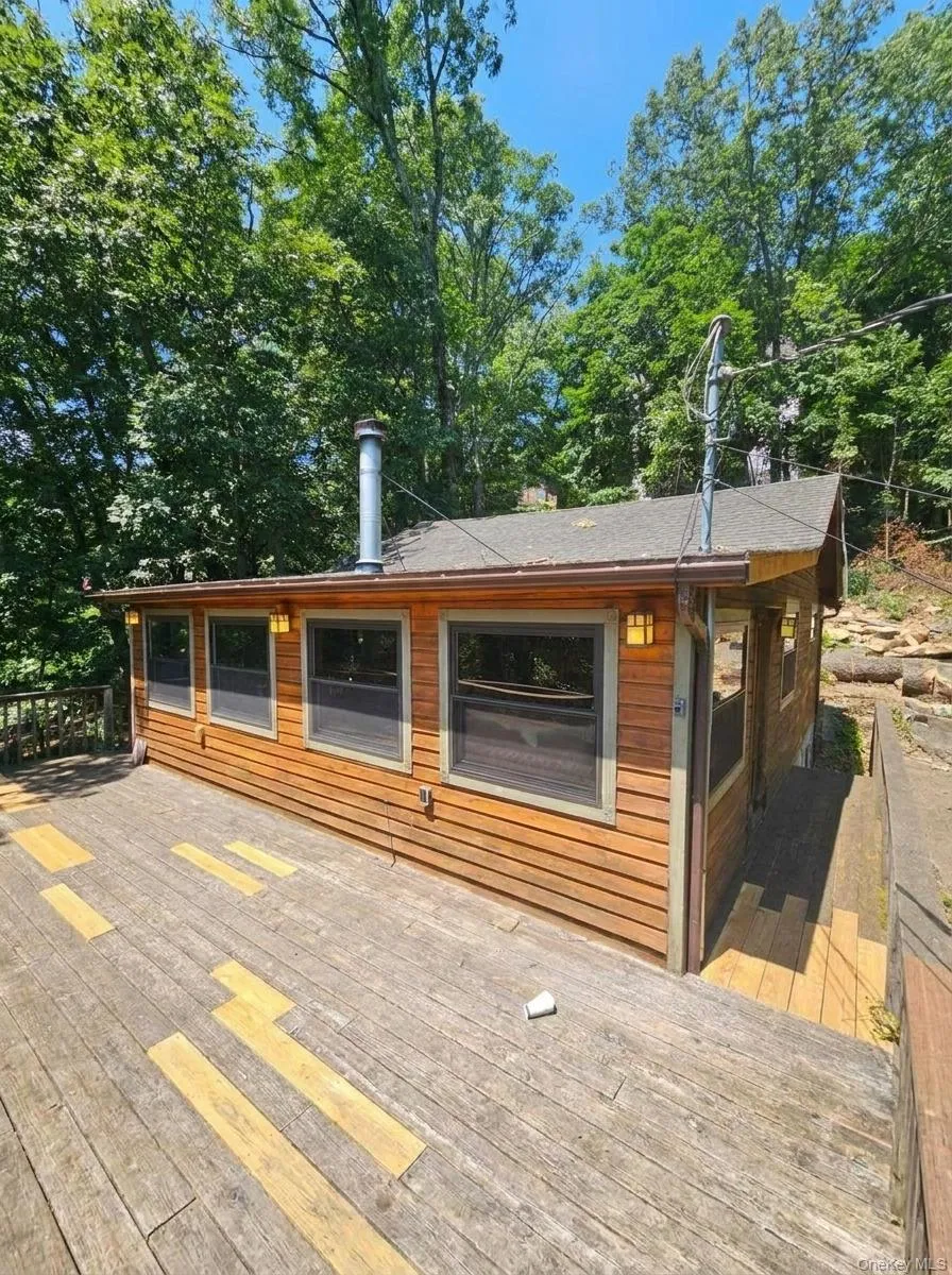 211 Brook Trail Greenwood Lake, NY 10925