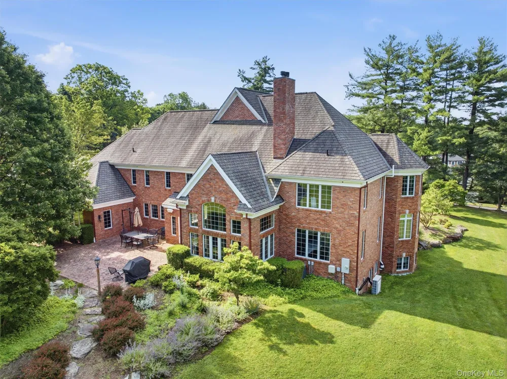 637 S Mountain Road New City, NY 10956