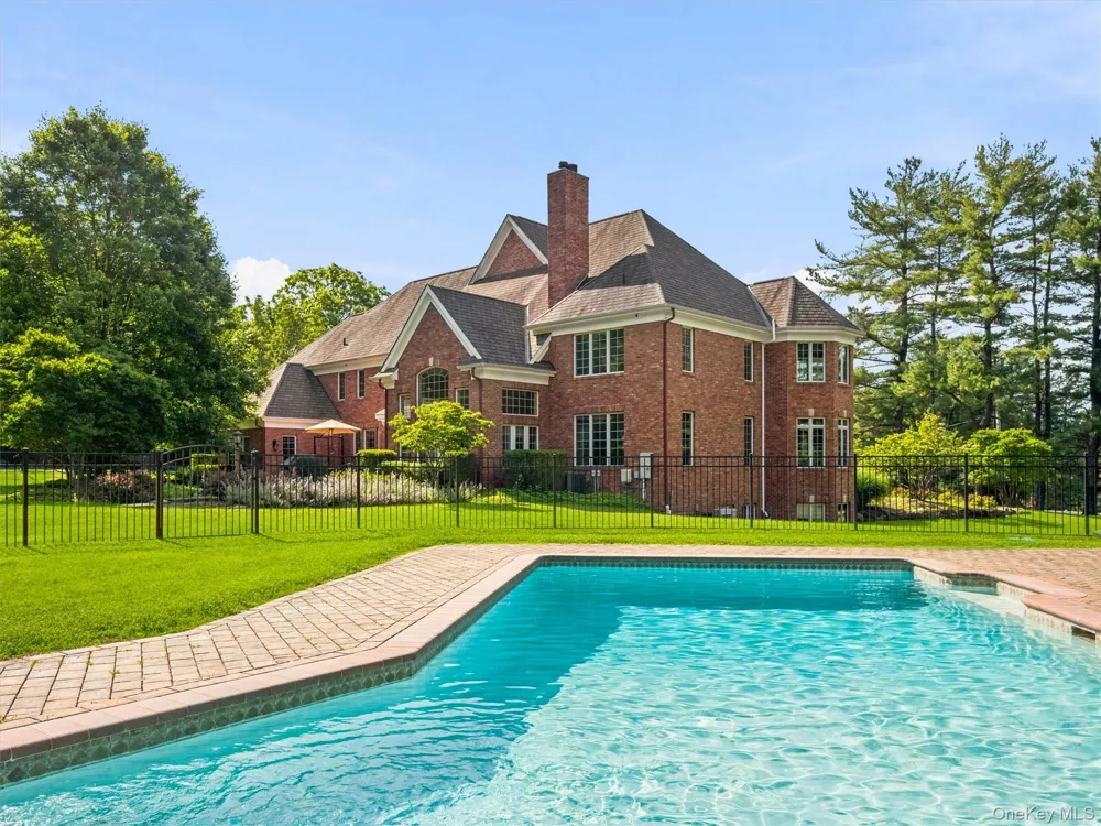 637 S Mountain Road New City, NY 10956