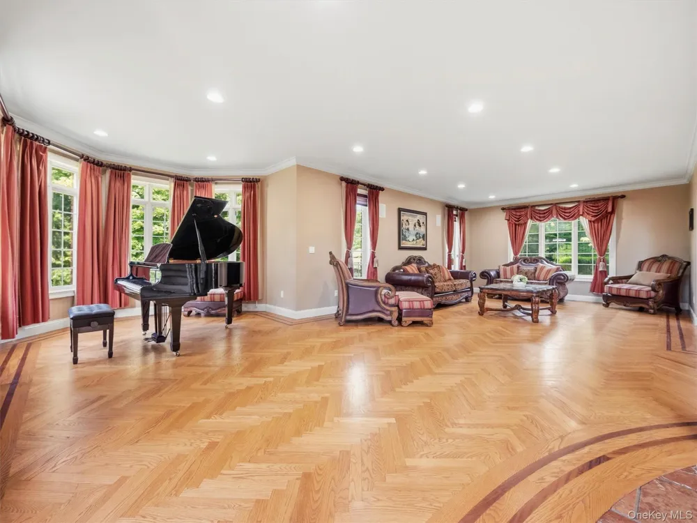 637 S Mountain Road New City, NY 10956