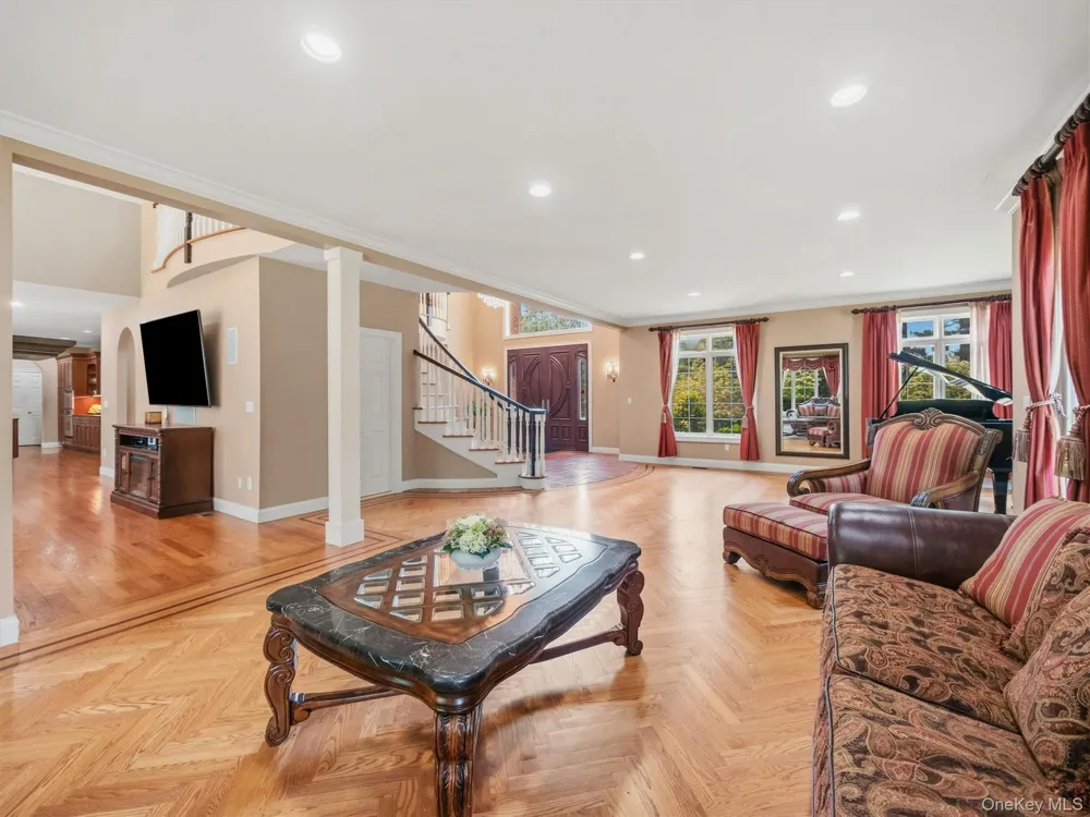 637 S Mountain Road New City, NY 10956