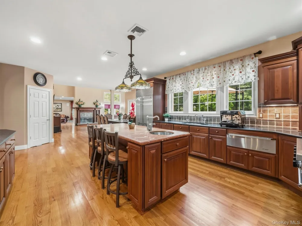 637 S Mountain Road New City, NY 10956