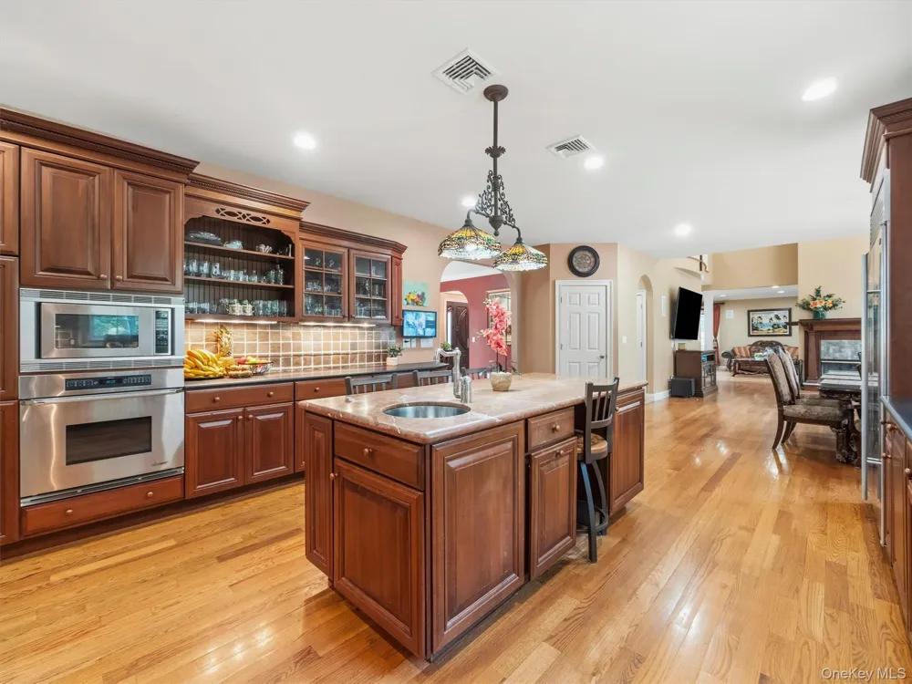 637 S Mountain Road New City, NY 10956