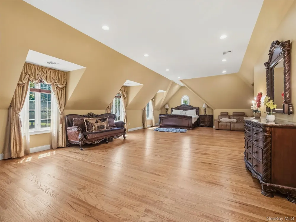 637 S Mountain Road New City, NY 10956