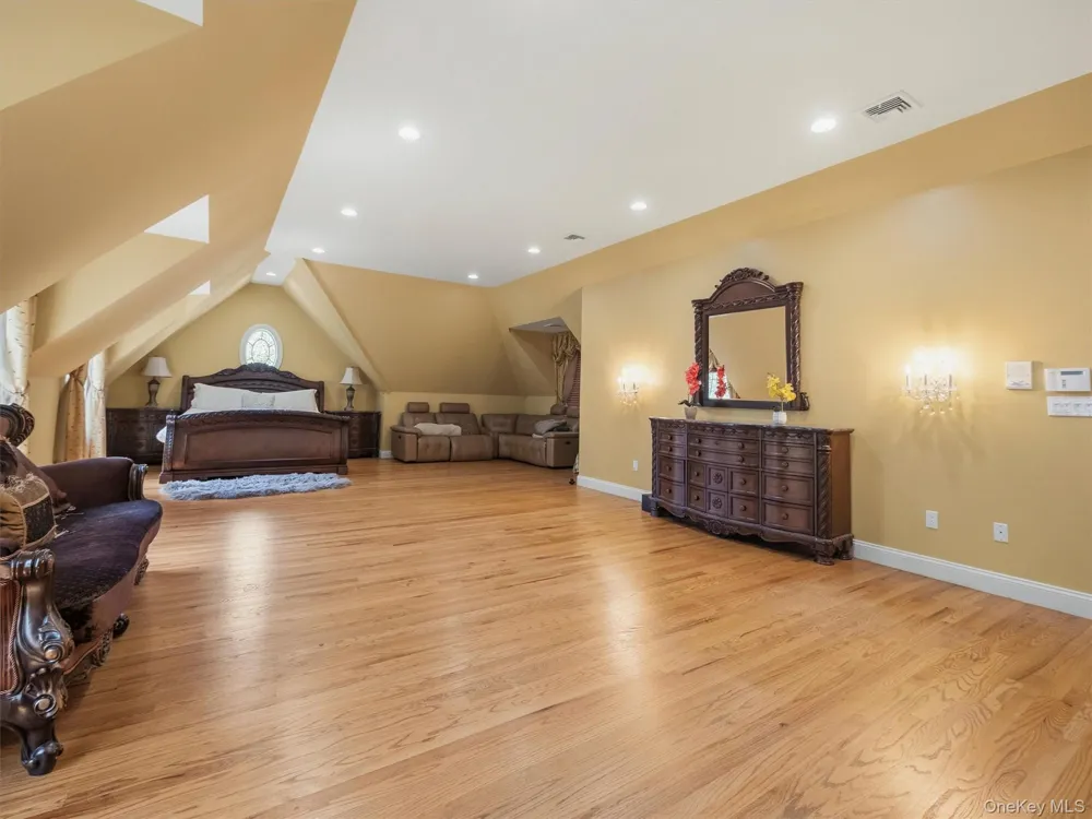 637 S Mountain Road New City, NY 10956