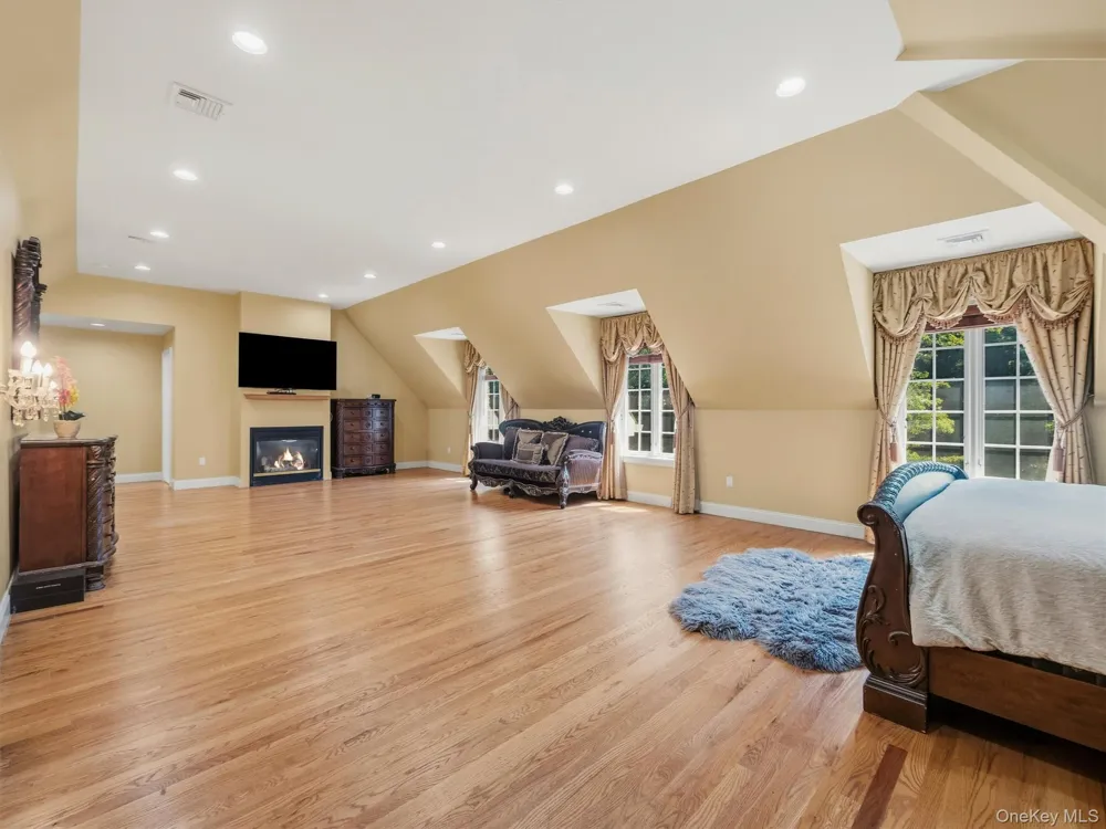 637 S Mountain Road New City, NY 10956