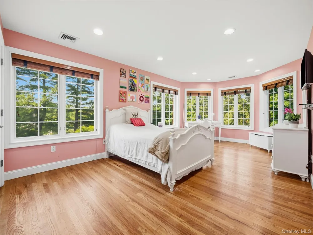 637 S Mountain Road New City, NY 10956