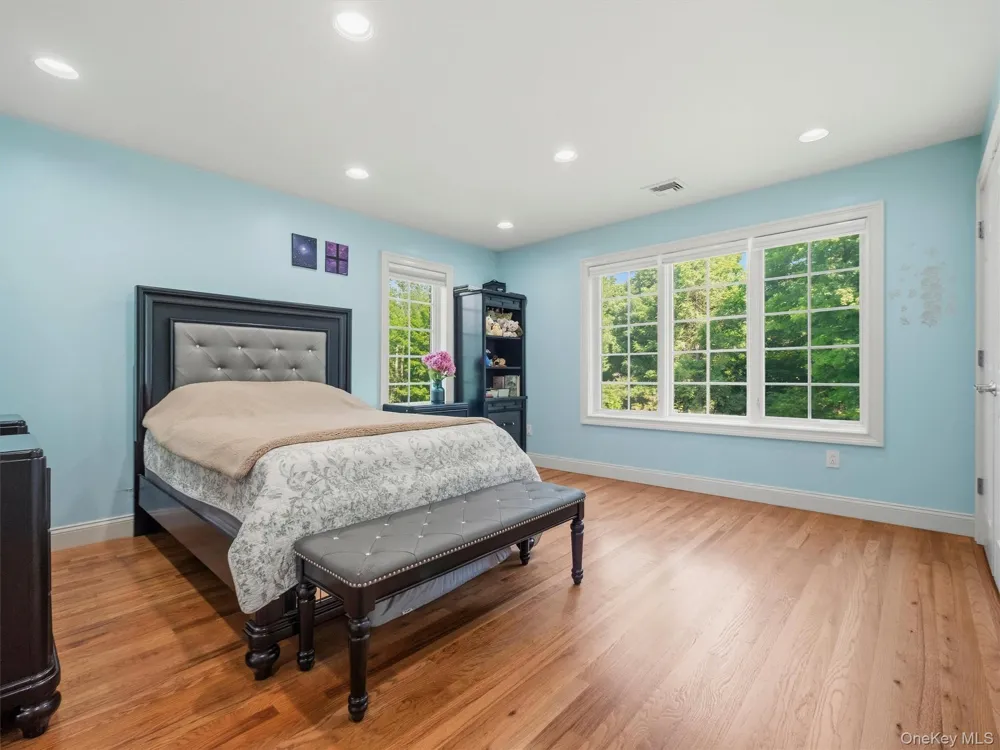637 S Mountain Road New City, NY 10956