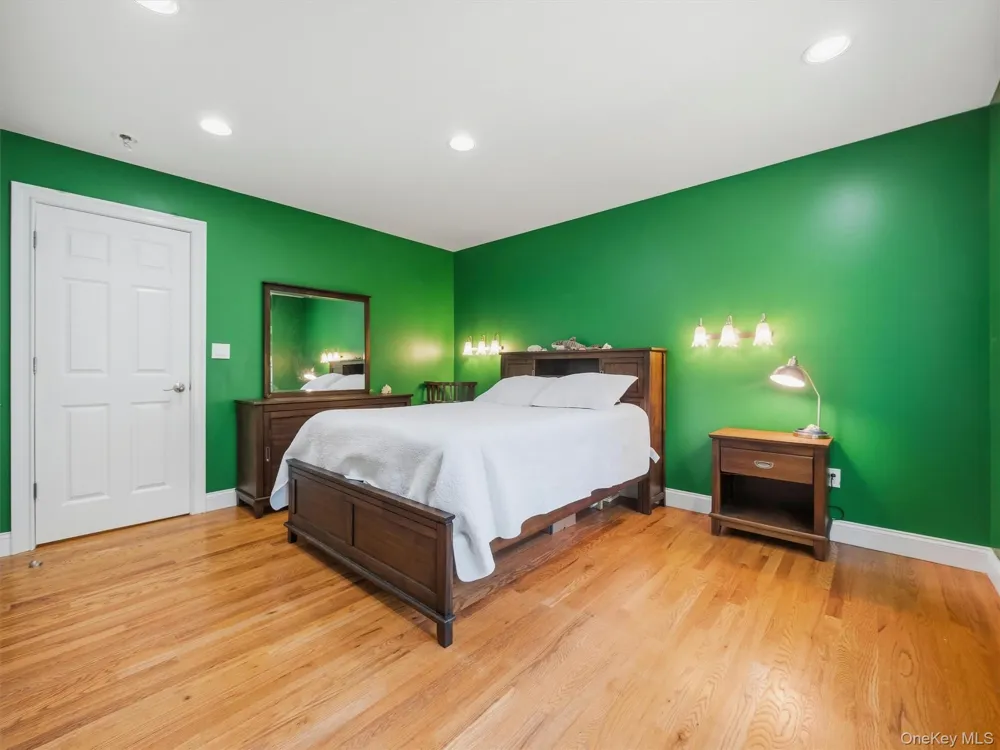637 S Mountain Road New City, NY 10956