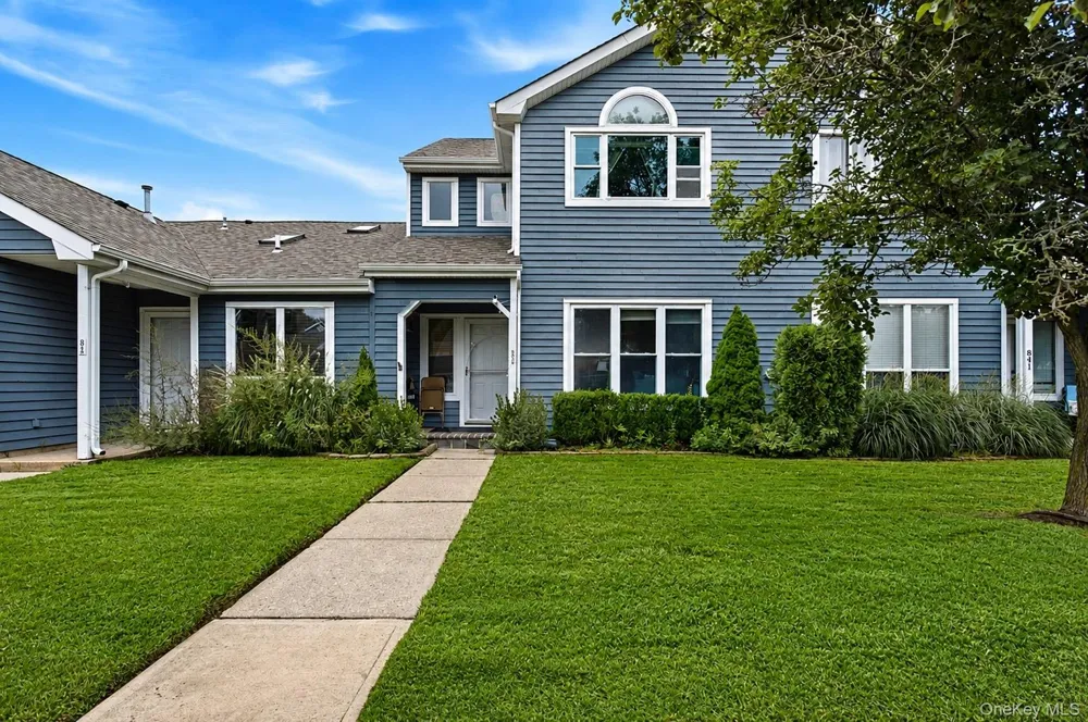 843 Spring Lake Drive Middle Island, NY 11953
