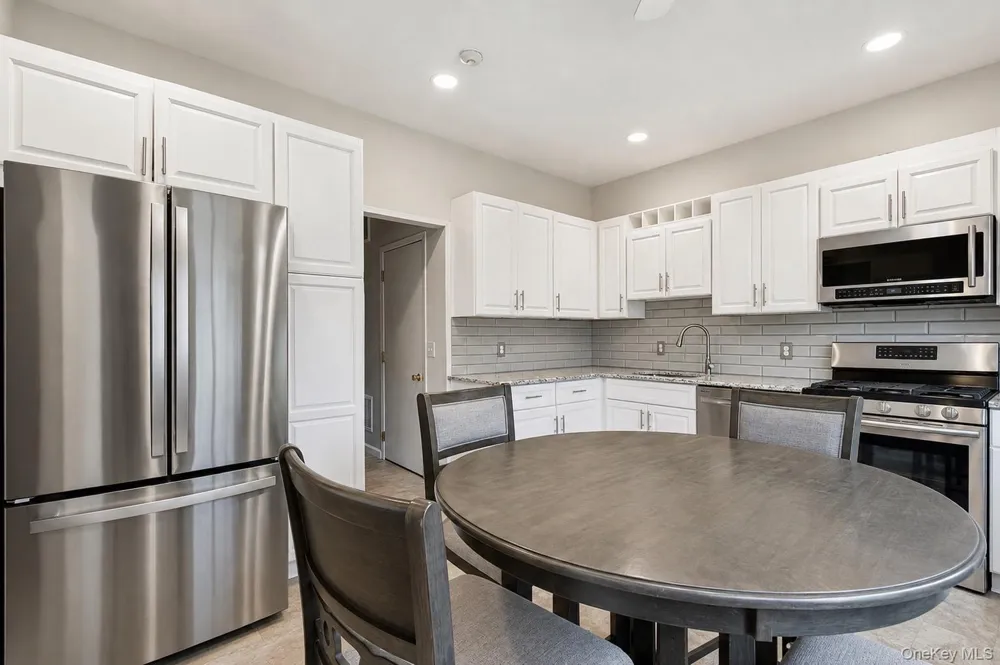 843 Spring Lake Drive Middle Island, NY 11953