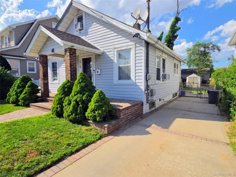 375 W Valley Stream Boulevard